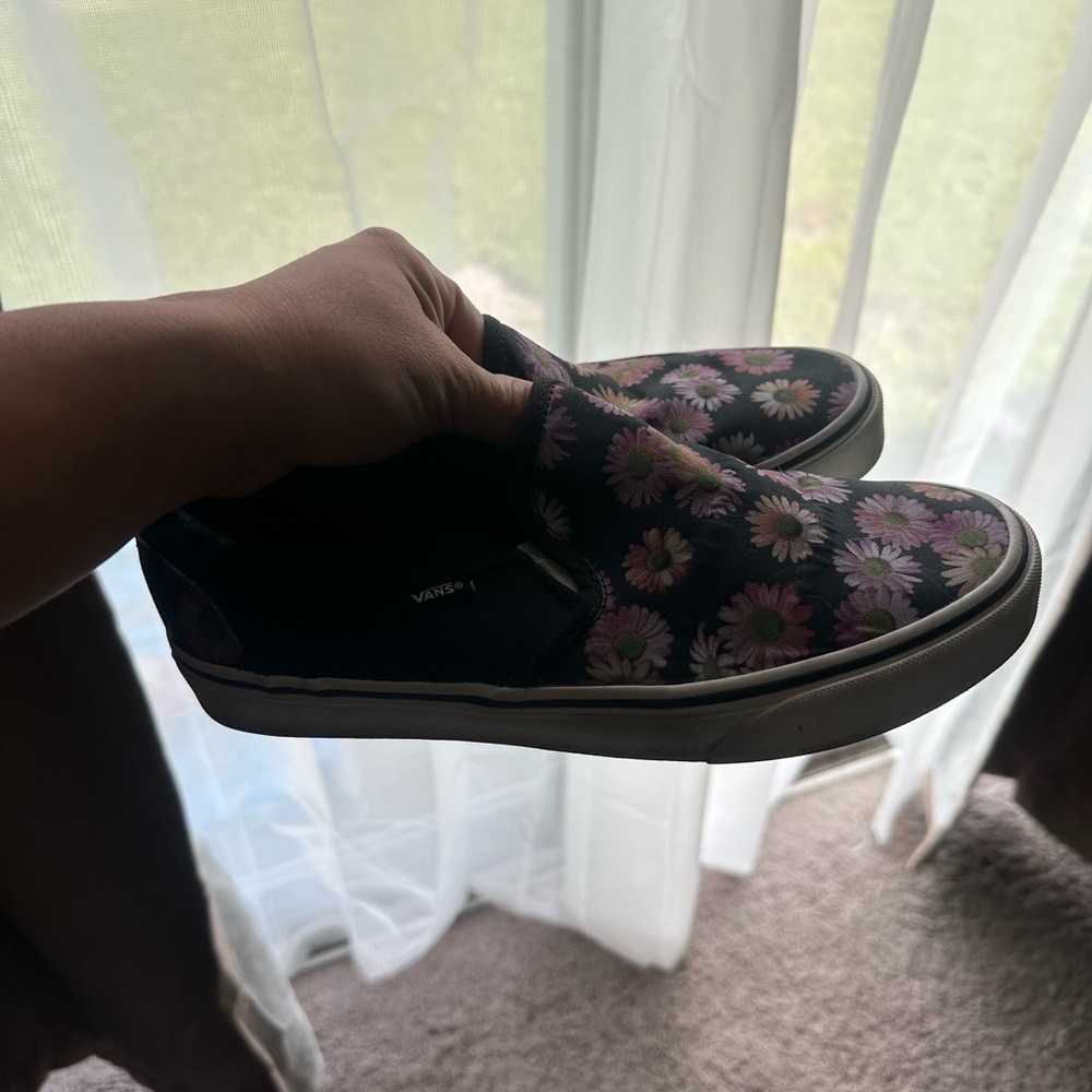 Vans Black Slip-On Shoes with Floral Design - Picture 2 of 5